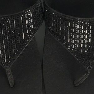 Skechers Shoes - SALE🌴SKECHERS BLACK RHINESTONE FLIP FLOPS Skechers Shoes - SALE🌴SKECHERS BLACK RHINESTONE FLIP FLOPS